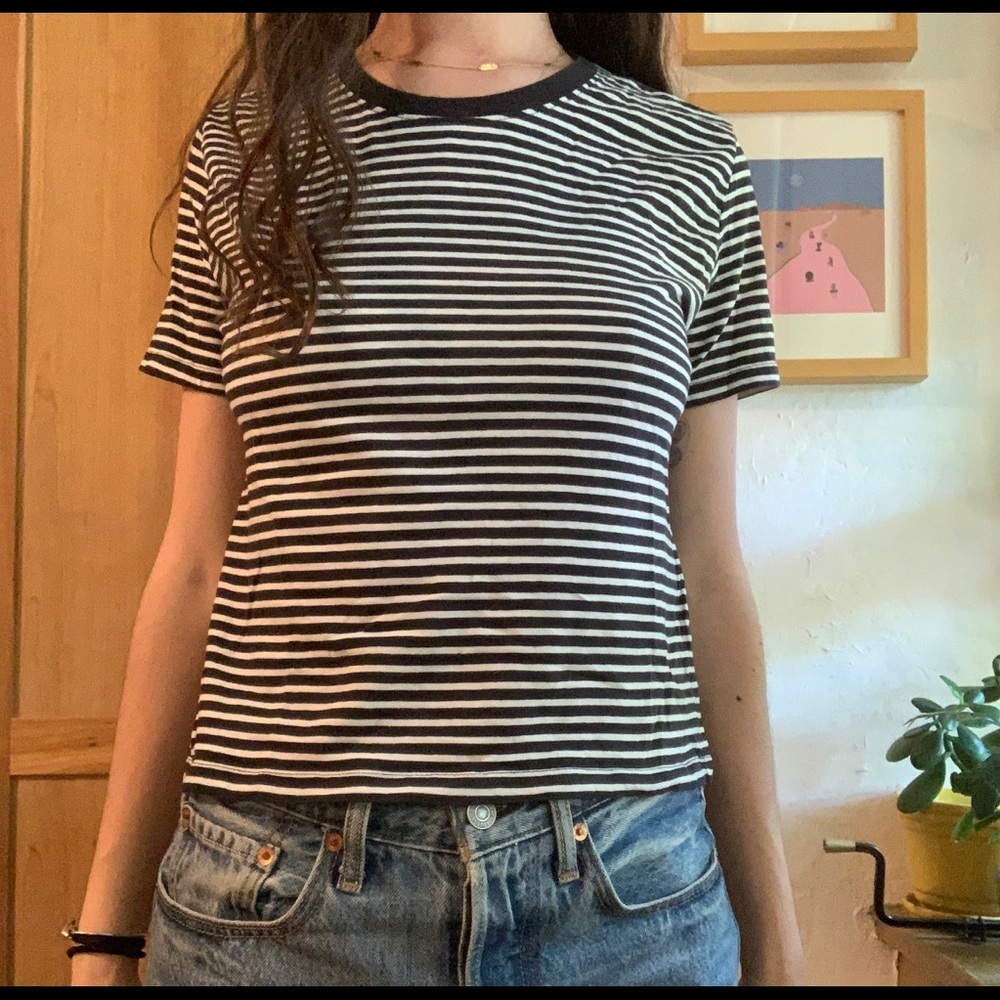 Everlane boxy navy and white tshirt